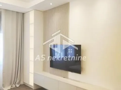 Rent, two bedroom apartment, 40m², Južni Bulevar, Vračar Sve Podlokacije - image 2