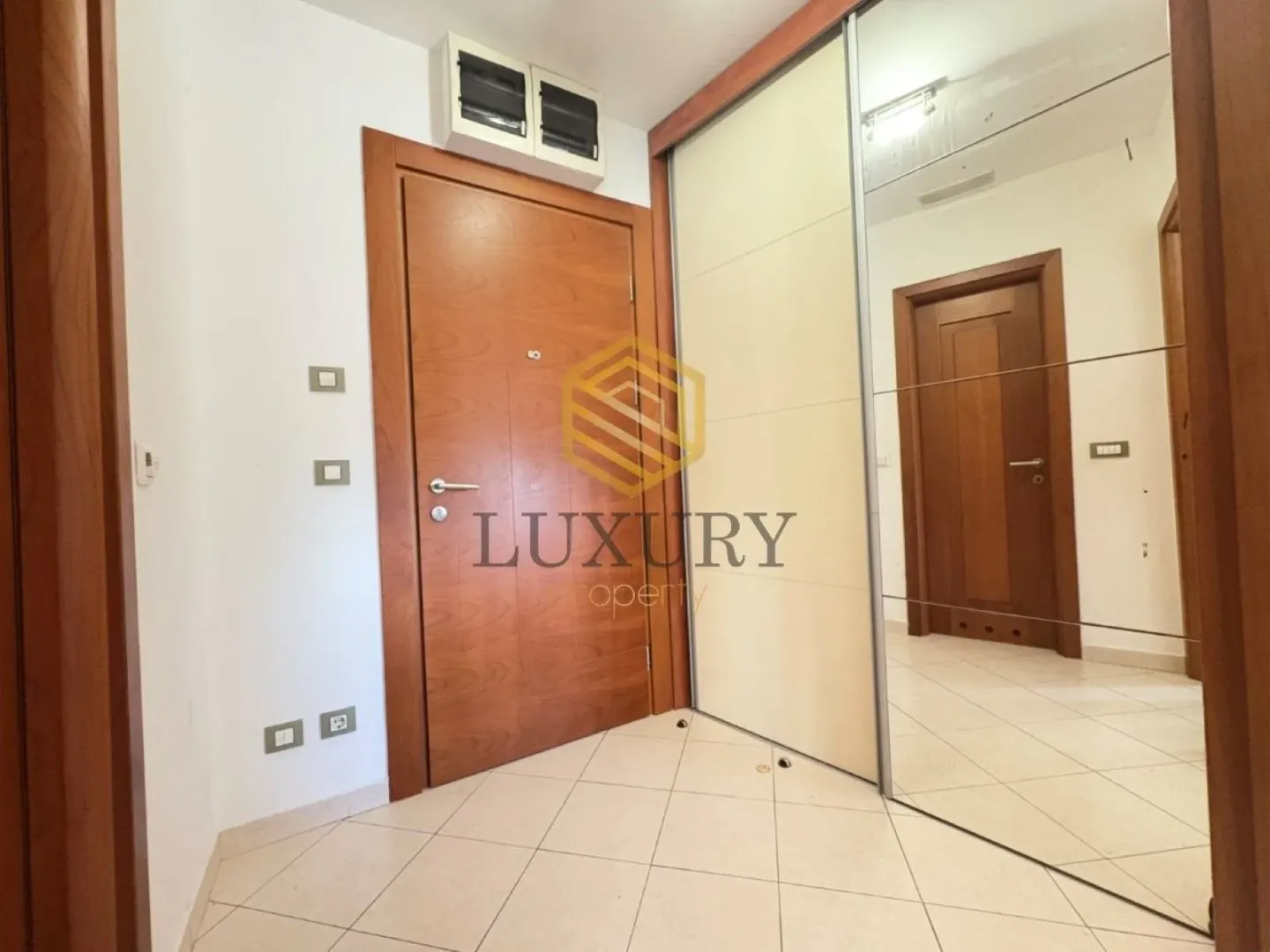 Rent, one bedroom apartment, 40m², Preko Morače, Podgorica