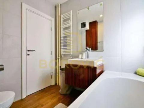 Izdavanje, trosoban stan, 90m², Kalenić Pijaca, Vračar Sve Podlokacije - image 13