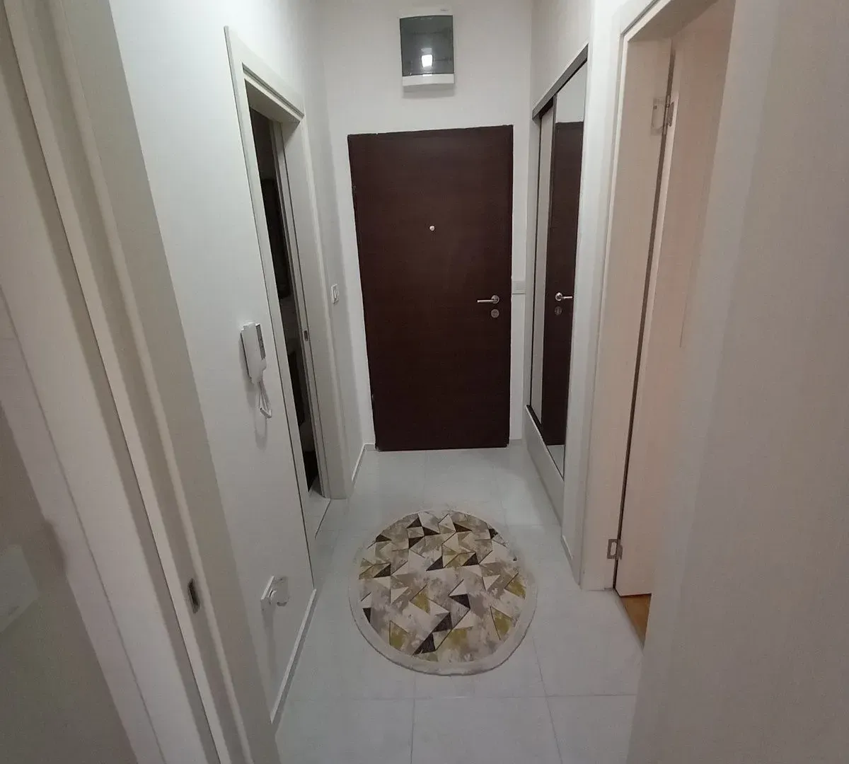 Izdavanje, jednosoban stan, 46m², Stari Aerodrom, Podgorica