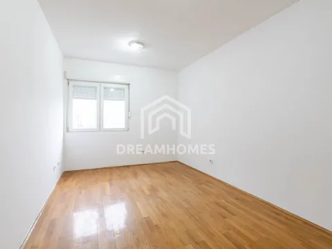 Prodaja, jednosoban stan, 45m², Stari Aerodrom, Podgorica - image 5