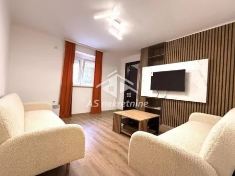 Sale, two bedroom apartment, 48m², Kalenić Pijaca, Vračar Sve Podlokacije