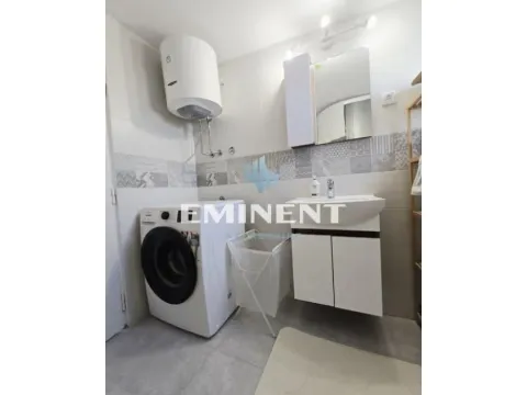 Izdavanje, trosoban stan, 90m², Stari Grad, Beograd - image 16