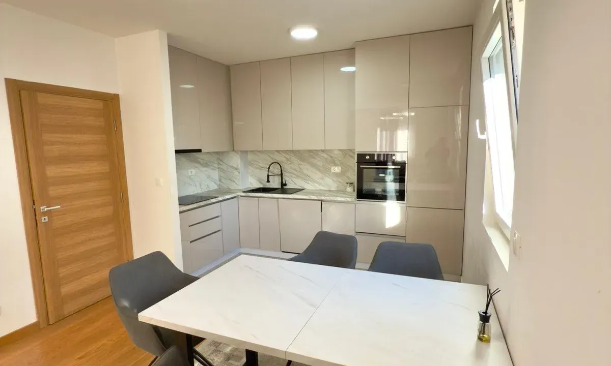 Rent, two bedroom apartment, 70m², City Kvart, Podgorica