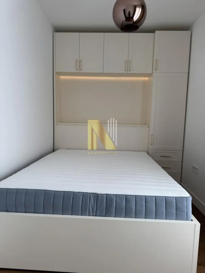 Izdavanje, dvosoban stan, 40m², Centar, Novi Sad