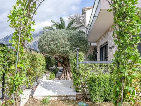 Prodaja, kuća, 210m², Dobrota, Kotor - image 6