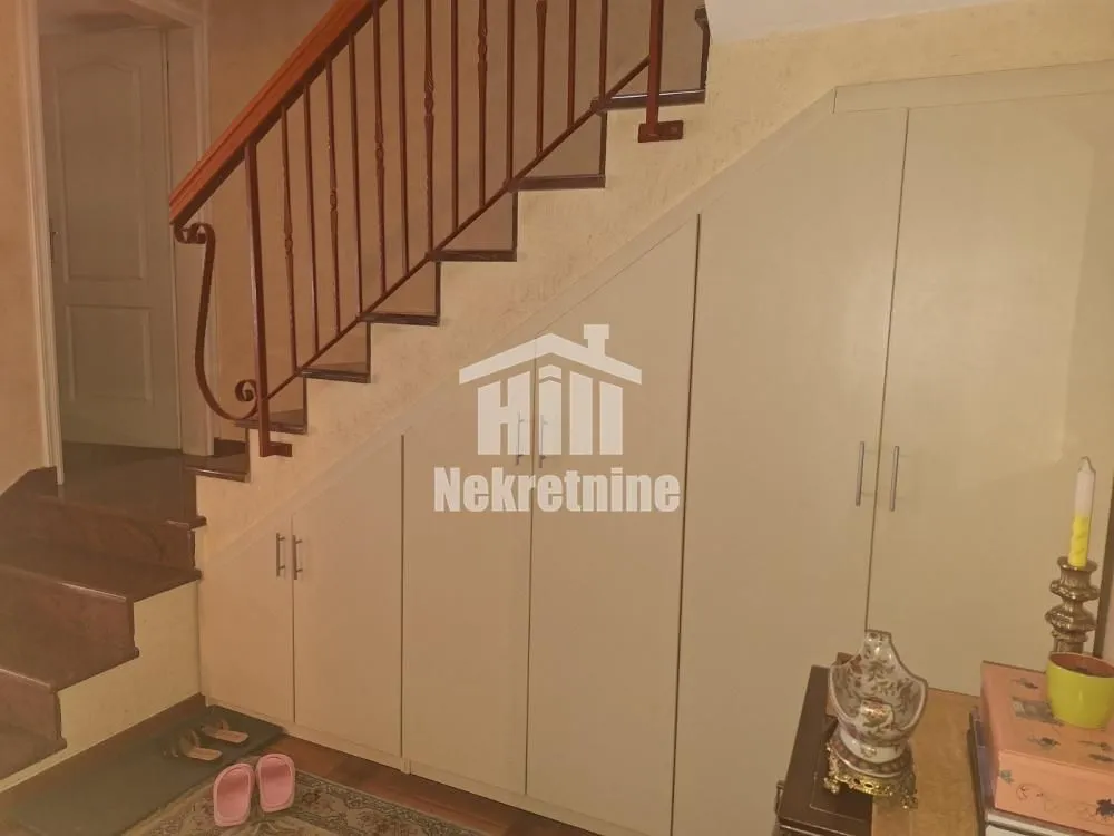 Sale, house, 266m², Lekino Brdo, Voždovac Sve Podlokacije