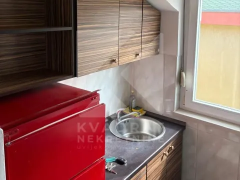 Izdavanje, jednosoban stan, 39m², Stari Aerodrom, Podgorica - image 6