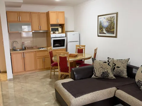 Izdavanje, stan, 50m², Budva, Crna Gora - image 1