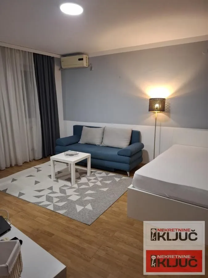 Rent, studio apartment, 33m², Centar, Novi Sad