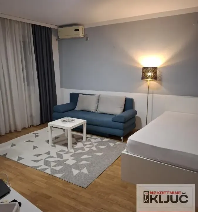 Rent, studio apartment, 33m², Centar, Novi Sad