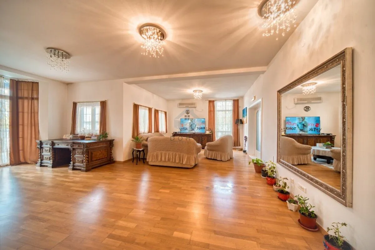 Prodaja, kuća, 560m², Danilovgrad, Crna Gora