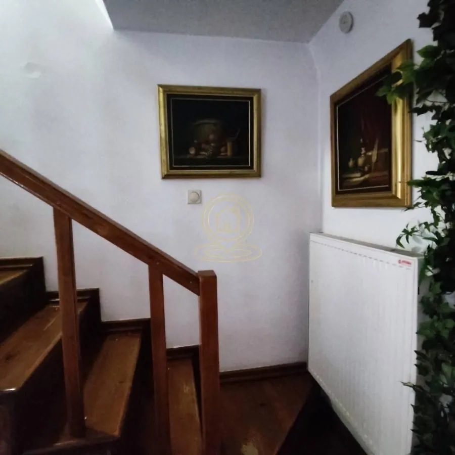 Prodaja, četvorosoban stan, 71m², Crveni Pevac, Niš