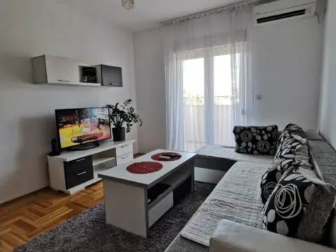 Izdavanje, jednosoban stan, 43m², Zabjelo, Podgorica