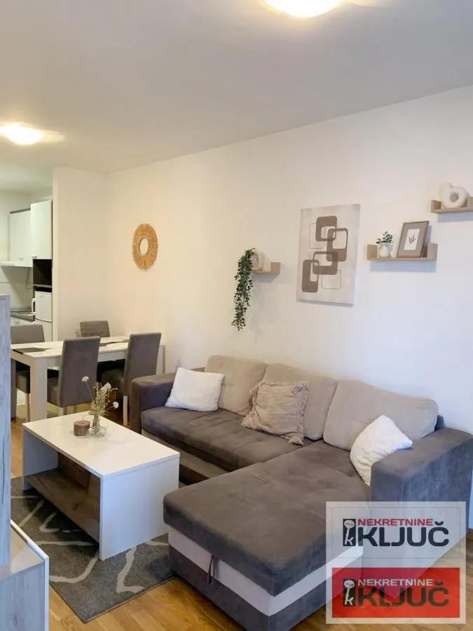 Izdavanje, jednosoban stan, 40m², Adamovićevo Naselje, Novi Sad Sve Podlokacije