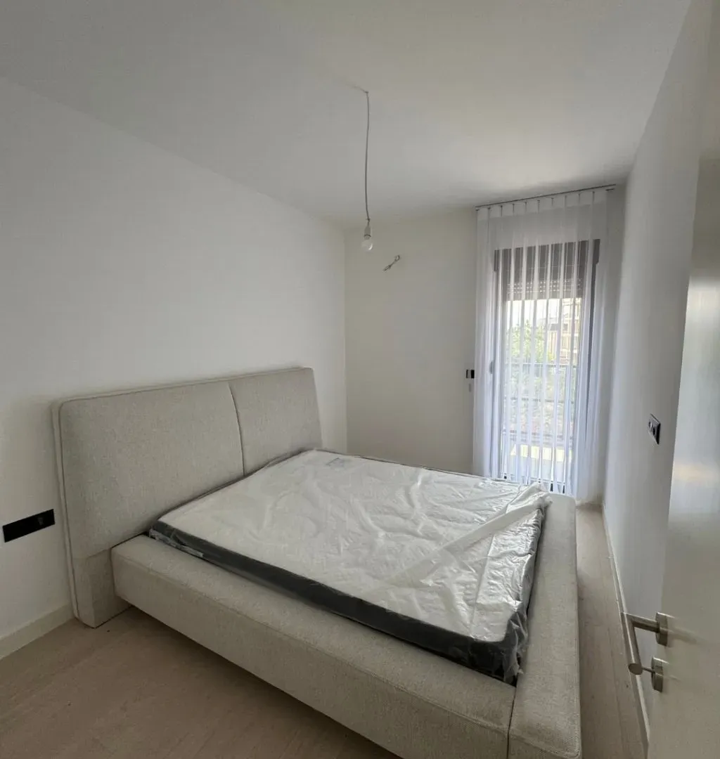 Izdavanje, jednosoban stan, 53m², Podgorica, Crna Gora