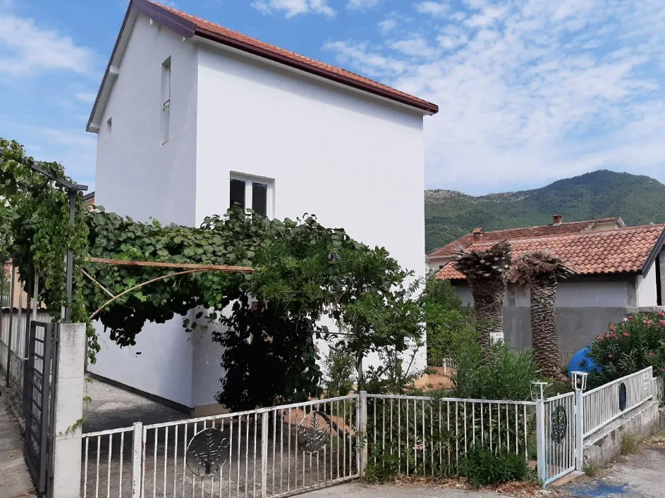 Prodaja, kuća, 160m², Kamenari, Herceg Novi