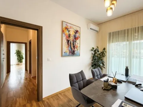 Stan in Tološka šuma