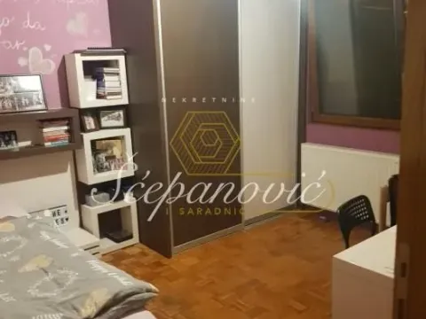 Izdavanje, kuća, 165m², Sremska Kamenica, Petrovaradin - image 7