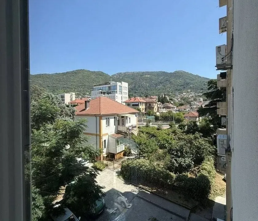 Prodaja, dvosoban stan, 52m², Centar, Tivat
