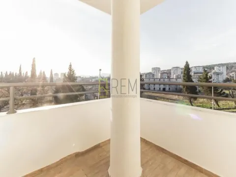 Izdavanje, dvosoban stan, 55m², Centar, Podgorica - image 6