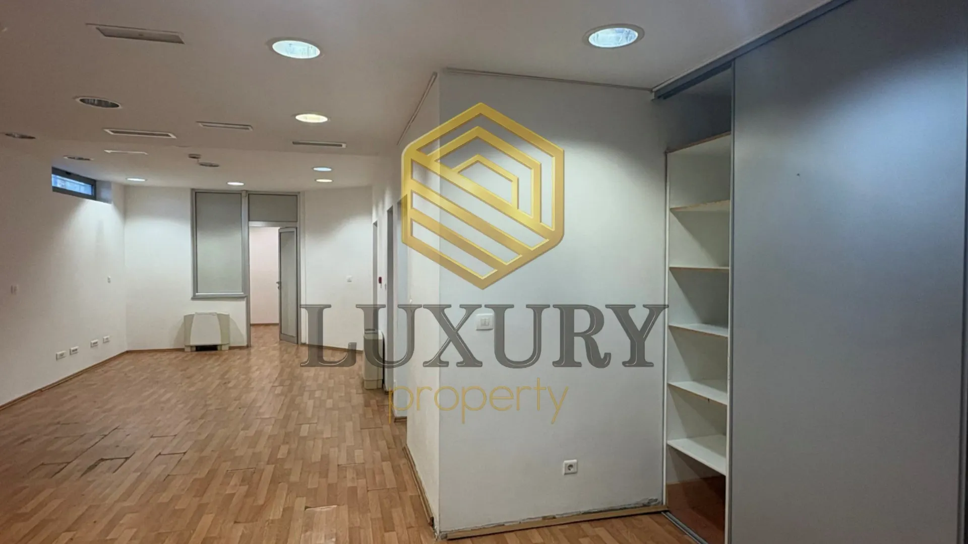 Rent, office space, 160m², Obala Morače, Podgorica