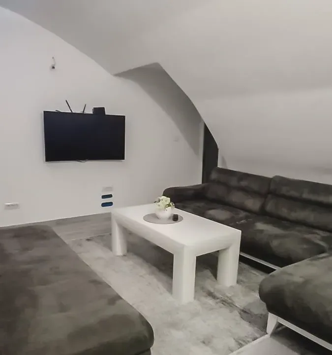 Izdavanje, dvosoban stan, 62m², Zabjelo, Podgorica