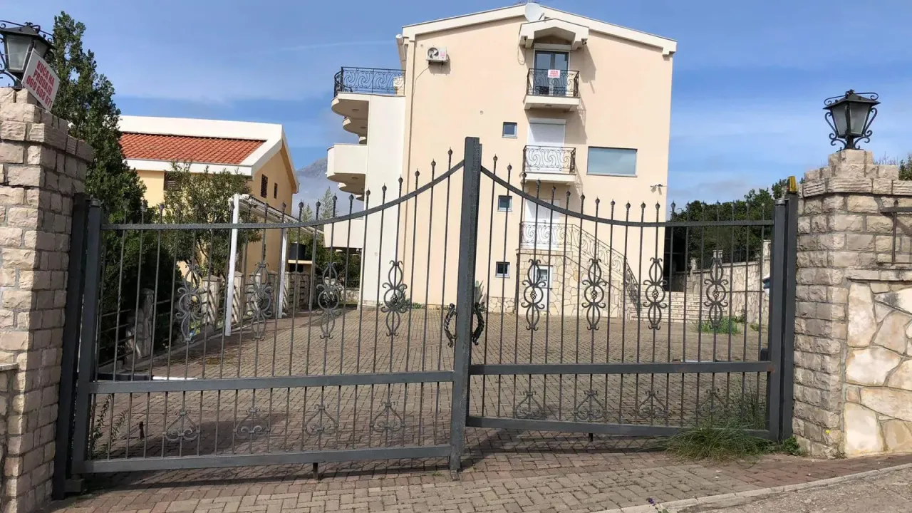 Prodaja, kuća, 620m², Bar, Crna Gora