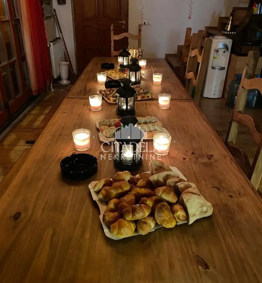 Rent, house, 200m², Surčin, Beograd