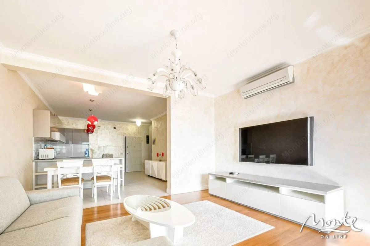 Sale, two bedroom apartment, 115m², Bečići, Budva