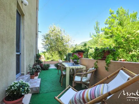 Sale, one bedroom apartment, 50m², Tivat, Crna Gora - image 14