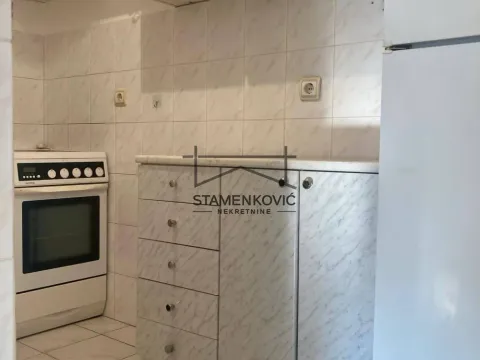 Izdavanje, dvosoban stan, 49m², Centar, Novi Sad - image 4