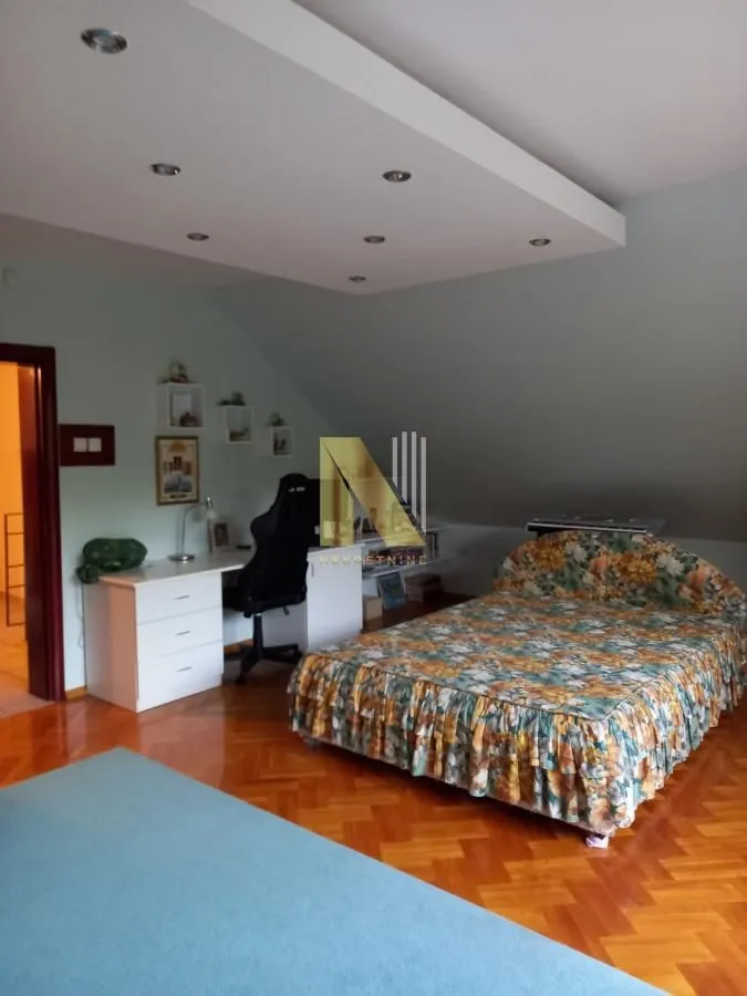 Prodaja, kuća, 336m², Sremska Kamenica, Petrovaradin