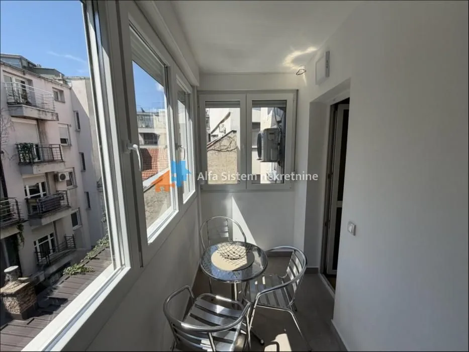 Izdavanje, dvosoban stan, 54m², Kalenić Pijaca, Vračar Sve Podlokacije