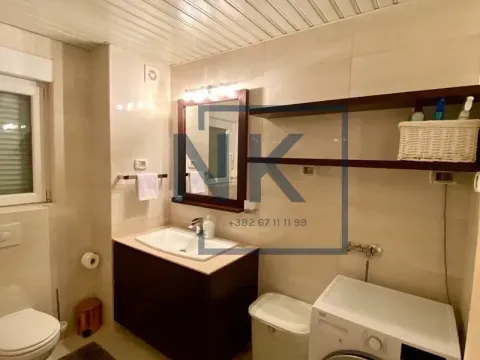 Rent, three bedroom apartment, 120m², City Kvart, Podgorica - image 12