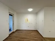 Izdavanje, trosoban stan, 105m², Centar, Novi Sad - image 5