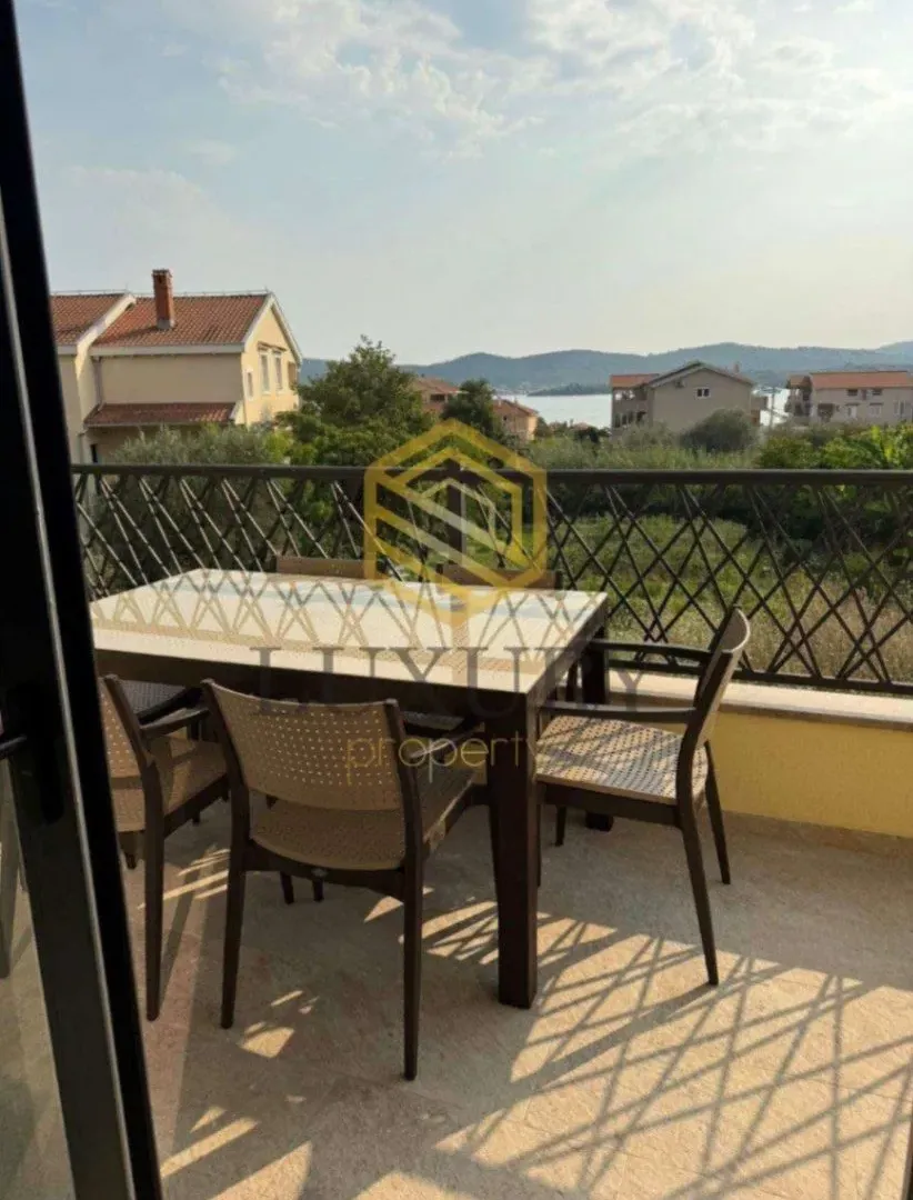 Rent, one bedroom apartment, 50m², Centar, Tivat