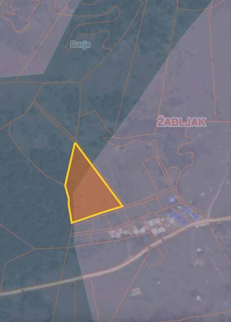 Katastarski plan sa označenom parcelom.