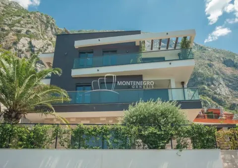 Prodaja, kuća, 210m², Dobrota, Kotor - image 1