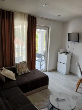 Rent, one bedroom apartment, 36m², Radanovići, Kotor - image 2