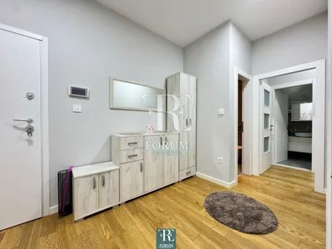 Izdavanje, dvosoban stan, 80m², Centar, Podgorica - image 6