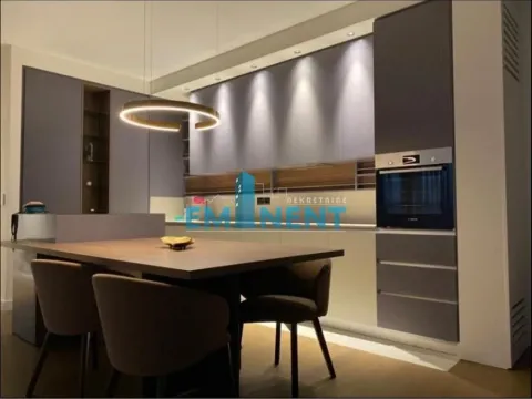 Prodaja, četvorosoban stan, 140m², Savski Venac, Beograd