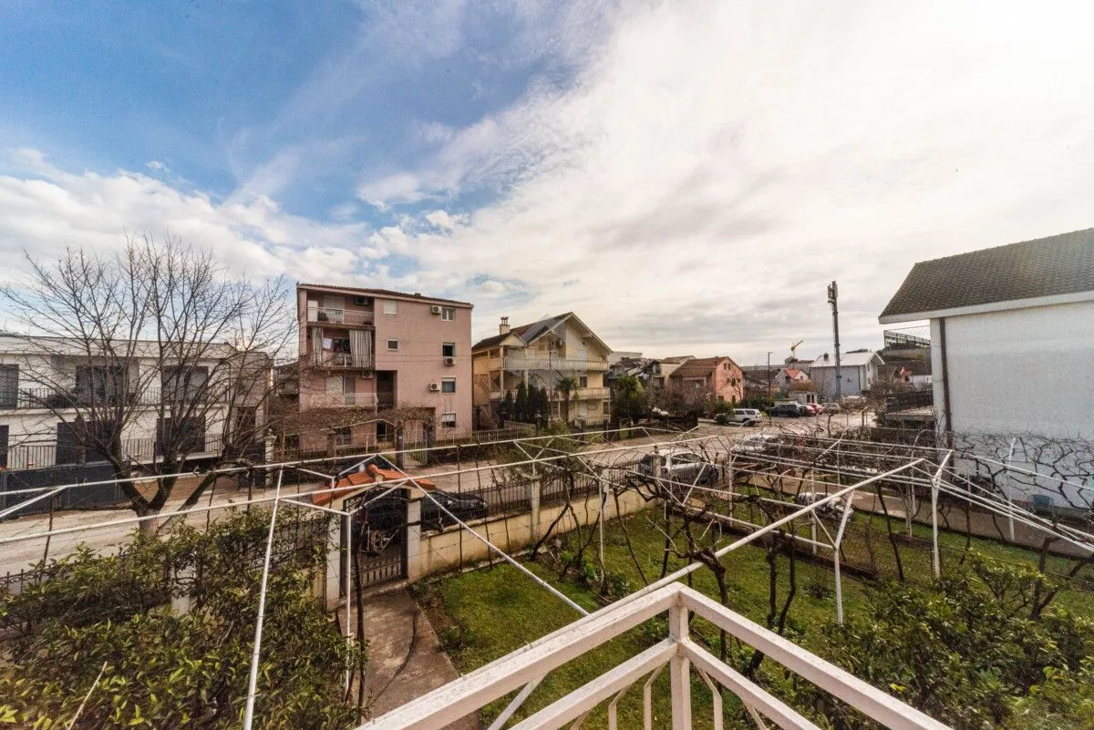 Rent, two bedroom apartment, 108m², Stari Aerodrom, Podgorica