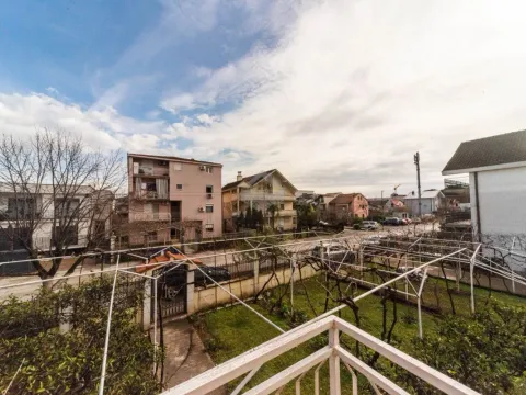 Rent, two bedroom apartment, 108m², Stari Aerodrom, Podgorica - image 9