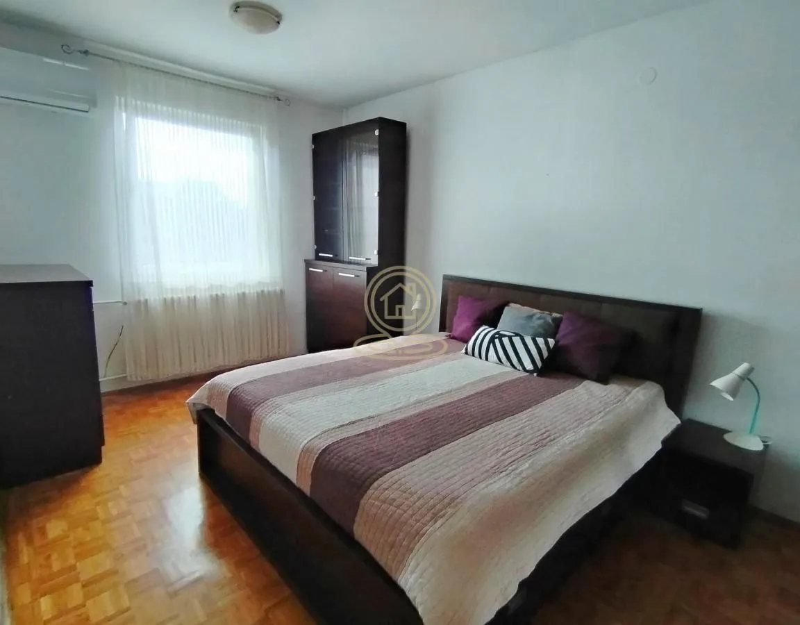 Rent, two bedroom apartment, 66m², Stari Grad, Beograd