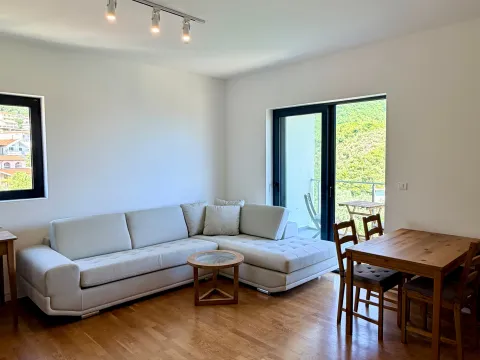 Sale, one bedroom apartment, 52m², Bečići, Budva - image 1