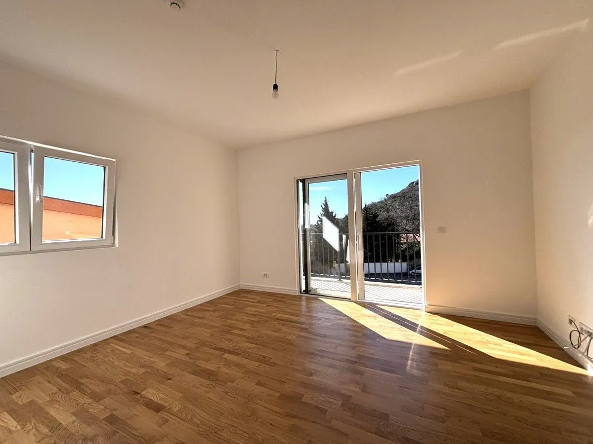 Sale, two bedroom apartment, 64m², Sutomore, Bar