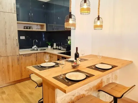 Izdavanje, jednosoban stan, 43m², Dobrota, Kotor - image 4