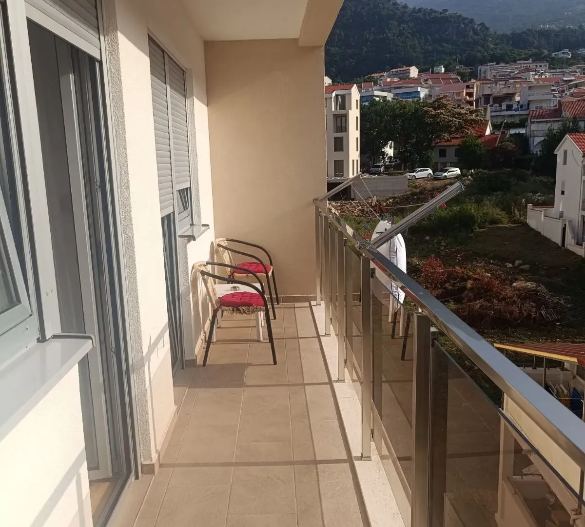 Izdavanje, jednosoban stan, 36m², Lazi, Budva