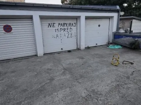 Sale, parking/garage, 17m², Centar, Novi Sad - image 1